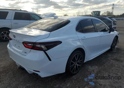 2022 Toyota Camry Se z USA, uszkodzony, nr VIN 4T1G11AK3NU662183